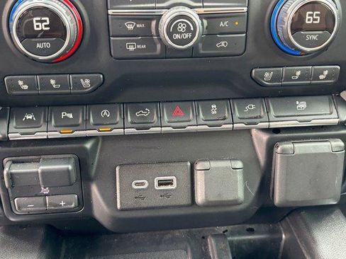 Used 2019 Chevrolet Silverado 1500 High Country w/ Technology Package image 24