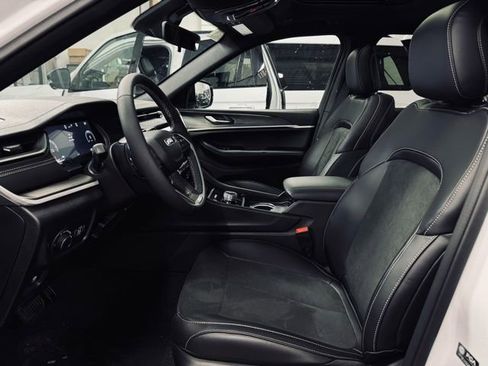 New 2026 Jeep Grand Cherokee Altitude image 15