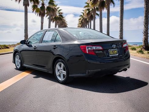 Used 2014 Toyota Camry SE FWD image 7