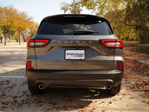 Used 2025 Ford Escape ST-Line image 8