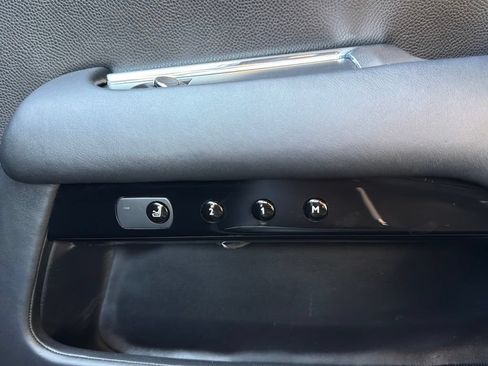 Used 2016 Rolls-Royce Wraith RWD image 28