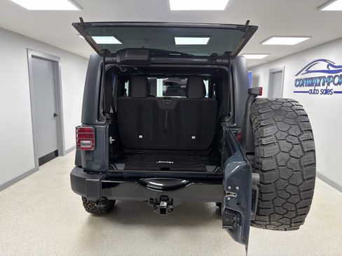 Used 2017 Jeep Wrangler Sport image 34