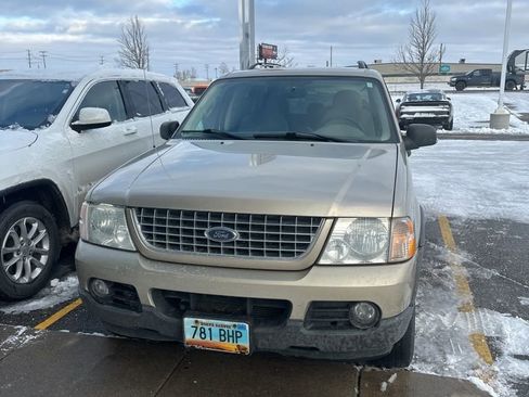 Used 2003 Ford Explorer XLT image 5
