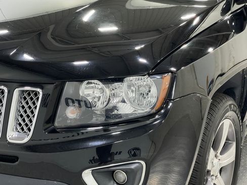 Used 2017 Jeep Compass High Altitude image 32