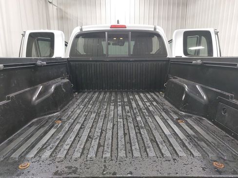 Used 2022 Toyota Tacoma SR5 w/ SR5 Appearance Package (SM) image 11