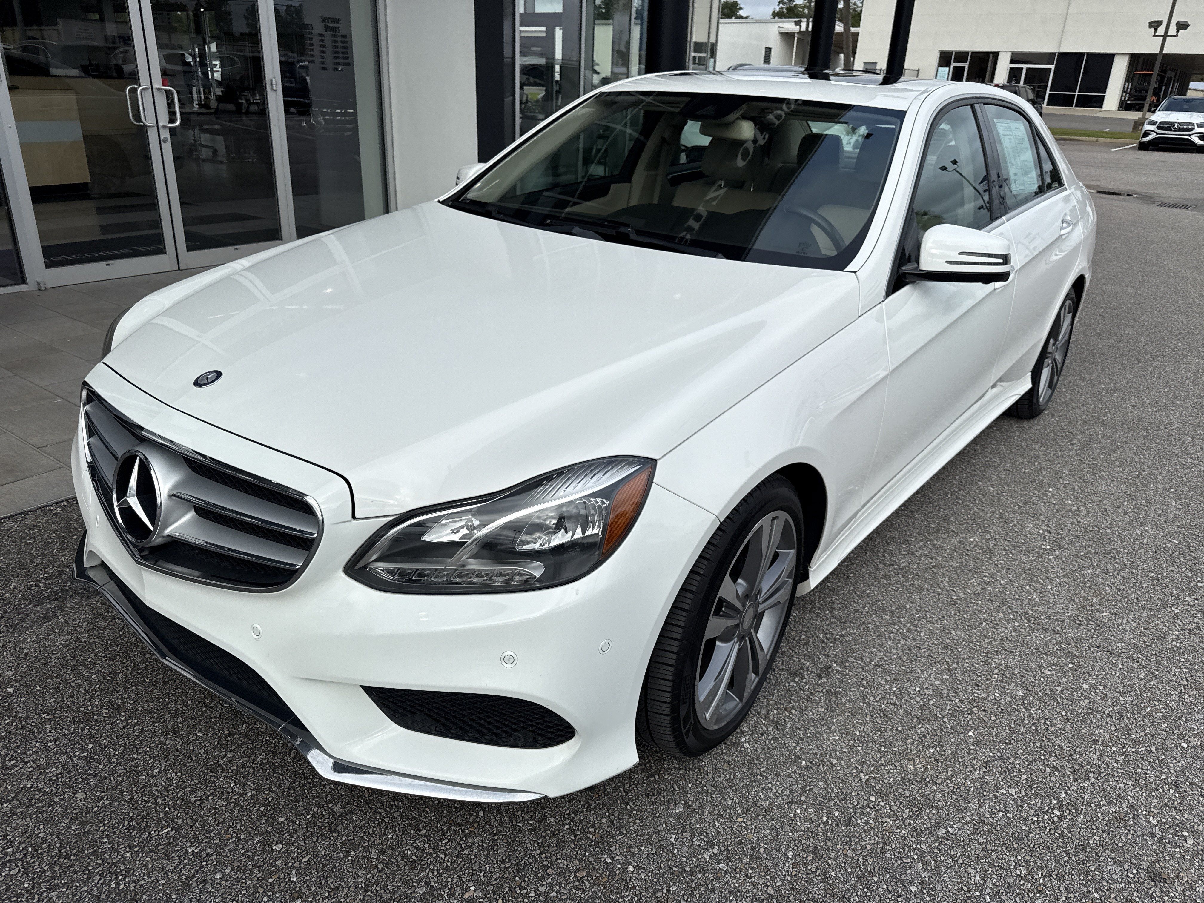 Used 2015 Mercedes-Benz E 350 Sedan image 1