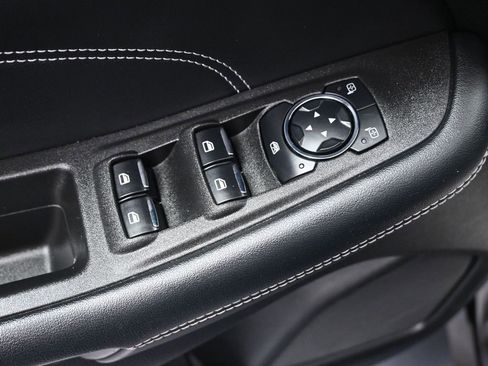 Used 2024 Ford Edge Titanium image 11