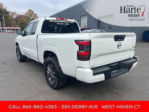 Certified 2025 Nissan Frontier SV image 3