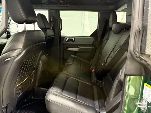 Used 2023 Ford Bronco Badlands w/ Sasquatch Package image 16