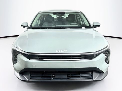 Used 2025 Kia K4 FWD image 2