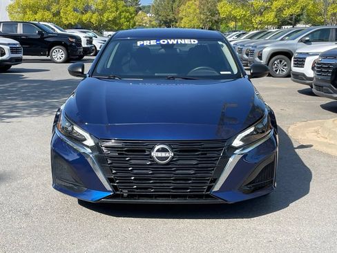 Used 2025 Nissan Sentra SV FWD image 2