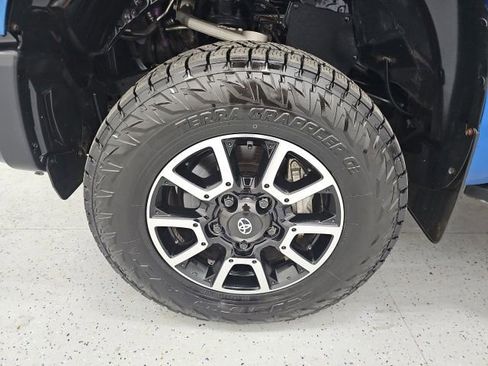 Used 2017 Toyota Tundra SR5 AWD/4WD image 9