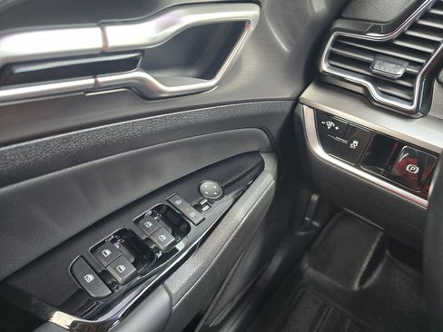 Used 2023 Kia Sportage EX image 23