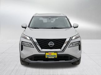 Used 2023 Nissan Rogue SL video 2