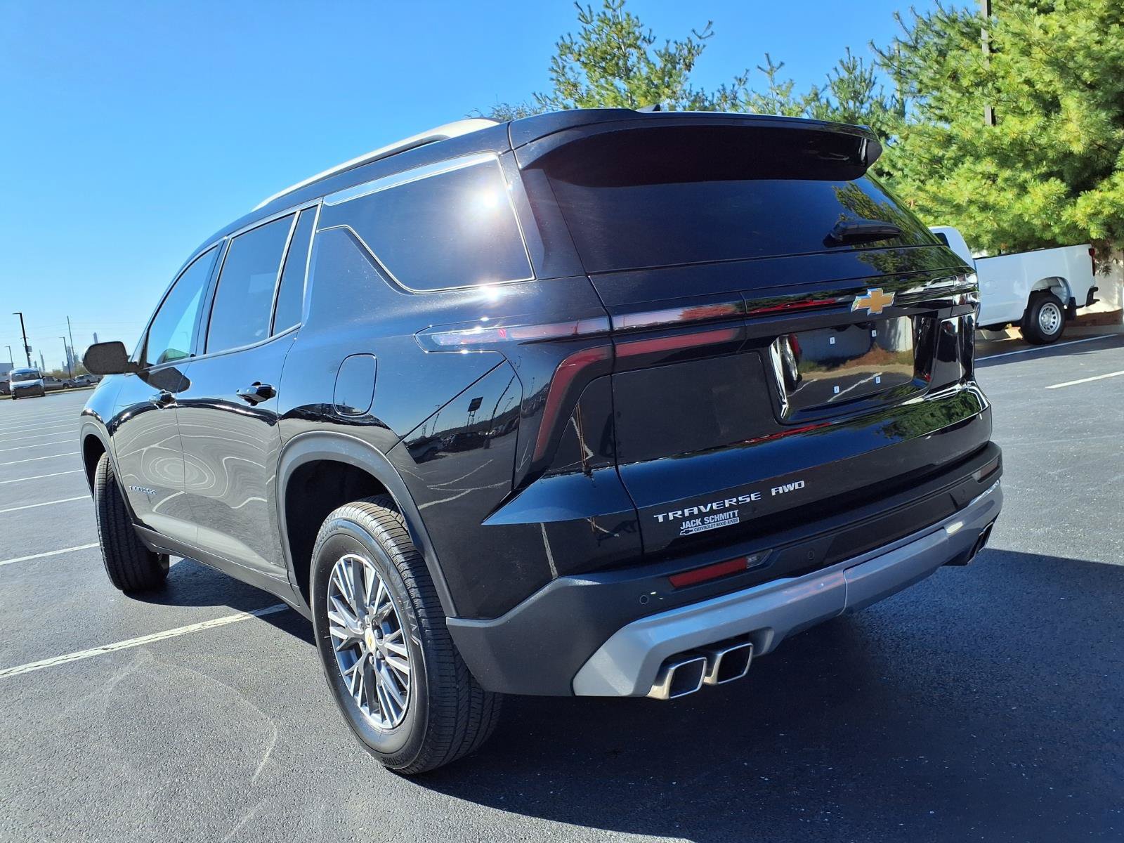 Used 2026 Chevrolet Traverse LT AWD/4WD image 29