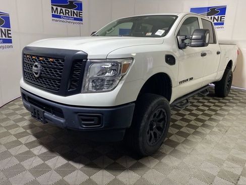 Used 2018 Nissan Titan S w/ GAWR Package AWD/4WD image 14