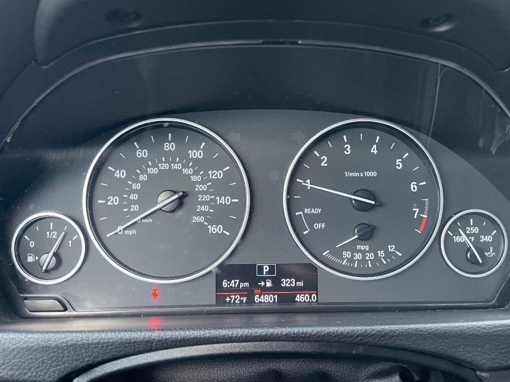 Used 2016 BMW 320i Sedan RWD image 4