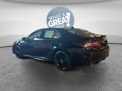 Used 2023 Toyota Camry XSE image 6