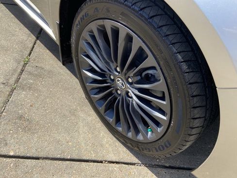 Used 2017 Toyota Avalon Touring image 31