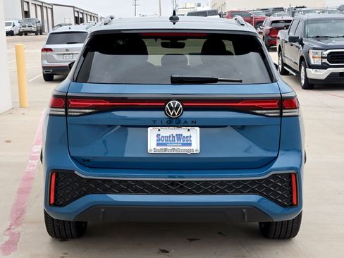 New 2026 Volkswagen Tiguan SE R-Line image 5