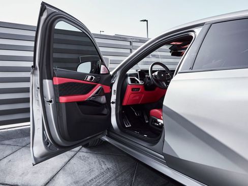 Used 2026 BMW X6 M Competition w/ Executive Package AWD/4WD image 31