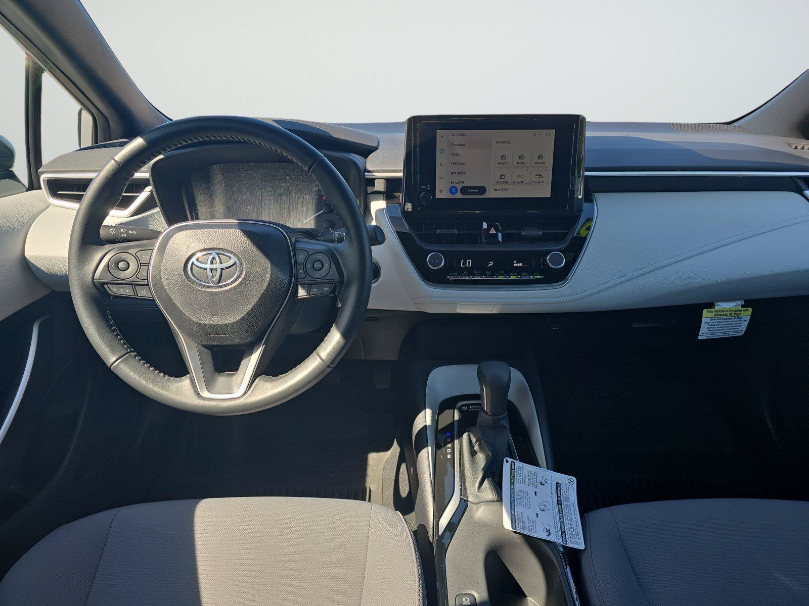 Used 2025 Toyota Corolla SE w/ Convenience Package FWD image 9