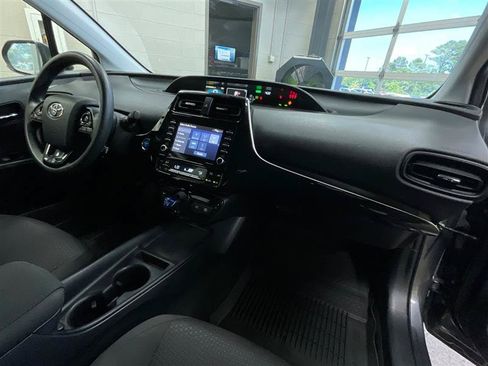 Used 2022 Toyota Prius LE FWD image 31