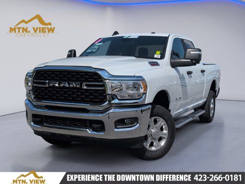 Used 2024 RAM 2500 Big Horn AWD/4WD image 1