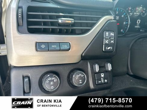 Used 2020 GMC Yukon Denali w/ Denali Premium Package AWD/4WD image 23