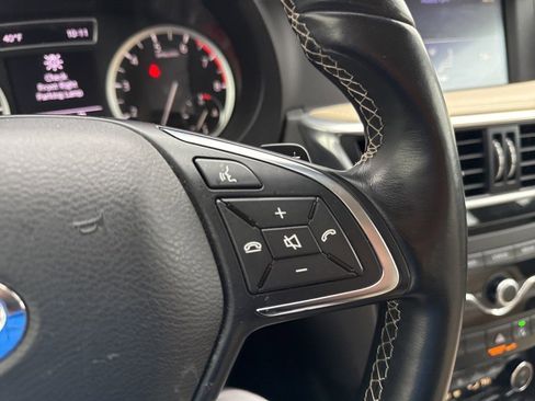 Used 2018 INFINITI QX30 Premium w/ Cargo Package image 14