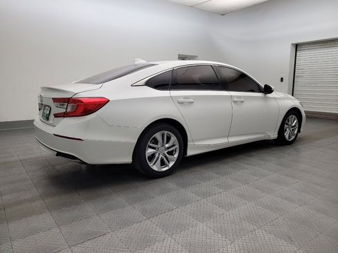 Used 2018 Honda Accord LX image 10