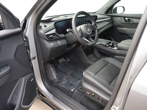 Used 2025 Buick Enclave Sport Touring image 13