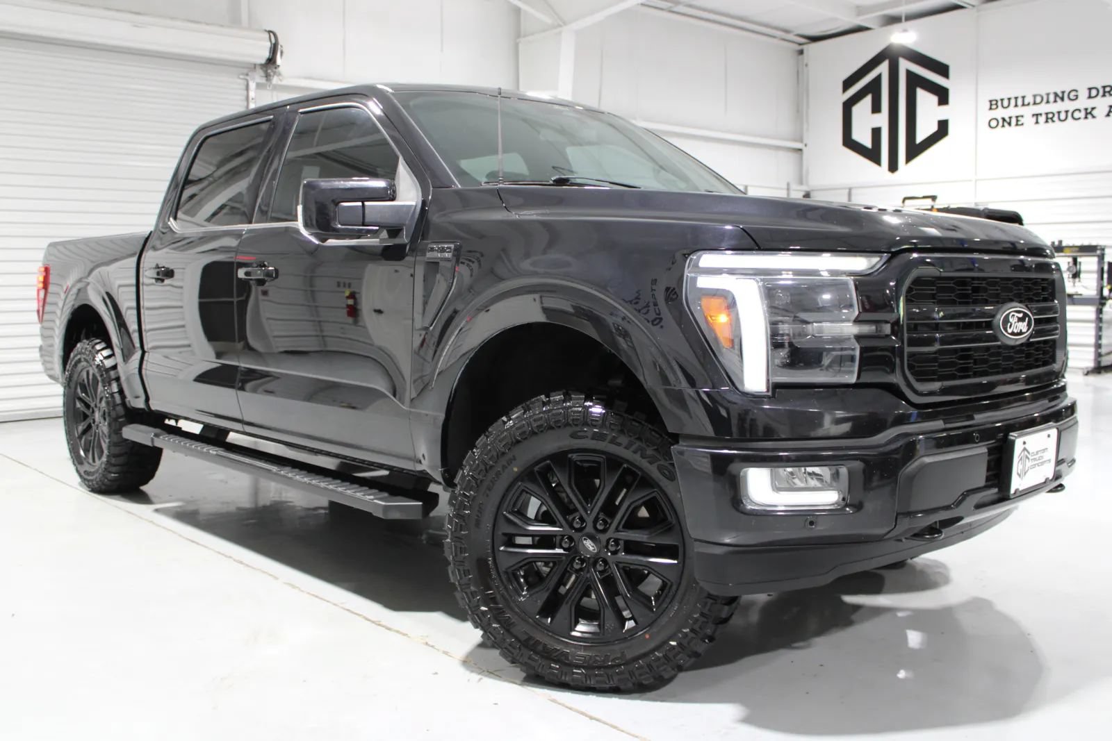 Used 2024 Ford F150 Lariat w/ Equipment Group 502A High AWD/4WD image 1