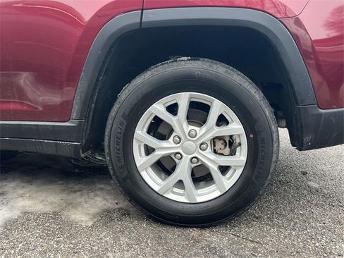 Certified 2023 Jeep Grand Cherokee Limited image 9