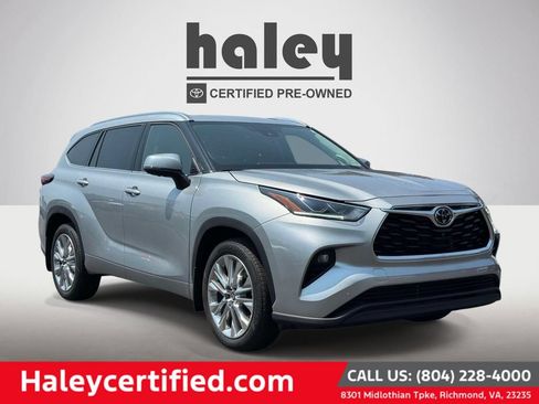 Used 2025 Toyota Highlander Limited AWD/4WD image 1