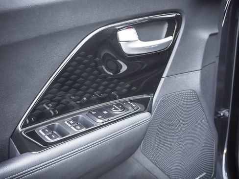 Used 2019 Kia Niro EX Premium FWD image 12