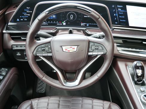 Used 2023 Cadillac Escalade ESV Premium Luxury Platinum w/ Heavy-Duty Trailer Package AWD/4WD image 15