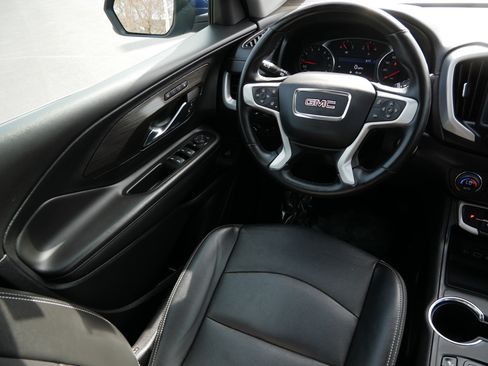 Used 2023 GMC Terrain SLT AWD/4WD image 9