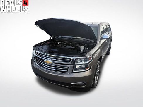Used 2016 Chevrolet Suburban LTZ RWD image 7