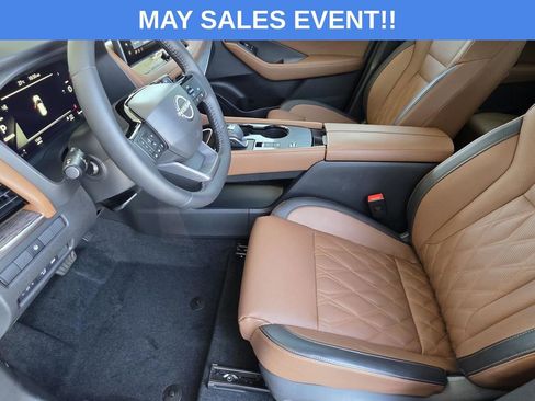 Used 2025 Nissan Rogue Platinum FWD image 8