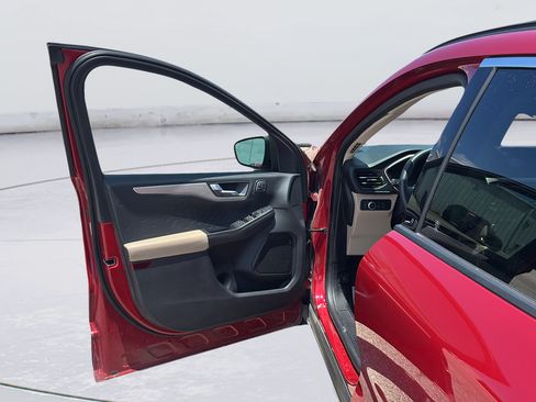 Used 2020 Ford Escape SEL FWD image 20