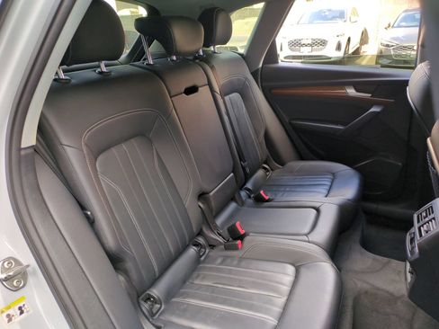 Used 2023 Audi Q5 Premium w/ Convenience Package AWD/4WD image 29