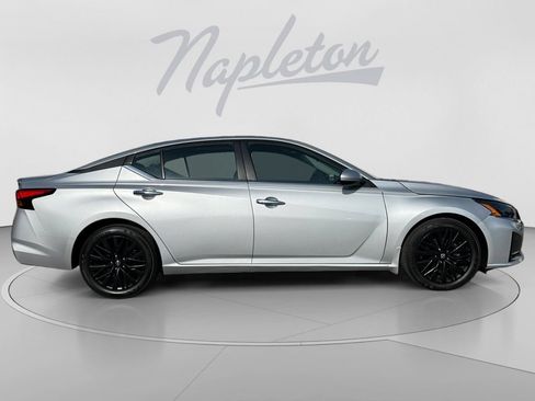 Used 2025 Nissan Altima 2.5 SV w/ SV Special Edition Package FWD image 9