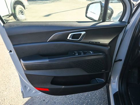 Used 2025 Kia Carnival SX Prestige image 20