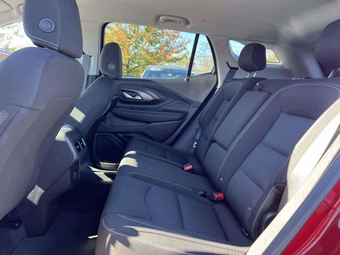 Used 2023 GMC Terrain SLE w/ Driver Convenience Package image 12