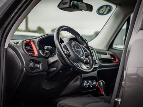 Used 2016 Jeep Renegade Trailhawk w/ Safety & Security Group image 17