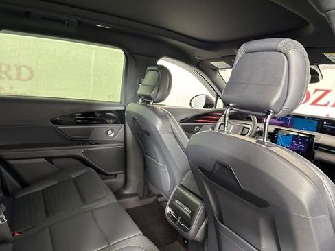 Certified 2025 Lincoln Nautilus Reserve w/ Jet Appearance Package image 19