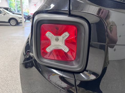 Used 2015 Jeep Renegade Latitude w/ Cold Weather Group II AWD/4WD image 12