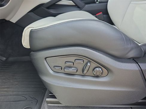 Used 2025 Porsche Cayenne GTS image 11