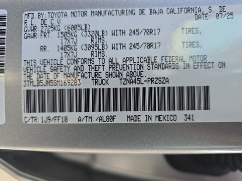 Used 2025 Toyota Tacoma SR5 AWD/4WD image 38